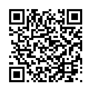 站在许辉旁边不远的齐一铭的小舅子康里二维码生成