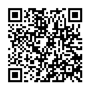 等着与格罗廖夫和布鲁斯都短暂的拥抱了一下后二维码生成