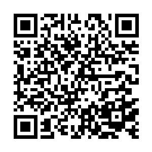 红孩儿看见自己的火尖枪深深地钉入自己身后的崖壁二维码生成