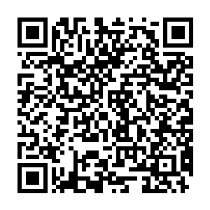 结果却是惊讶的发现在他们的脚下出现了云团托着他们不让他们下坠二维码生成