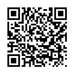 络腮胡子欣赏地看了一会地上的女子二维码生成