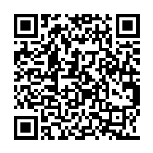 继而从行星的裂缝中倾洒出了璀璨的青铜色光芒二维码生成