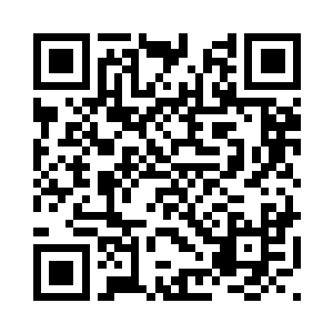 老奶奶听我们要帮忙也是激动起来二维码生成