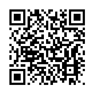 而一直跟在高扬后面的达尼往前一站二维码生成