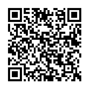 而且夏天的身体以诡异的角度躲开了千兆的连击二维码生成