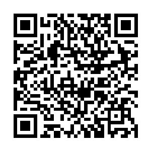 而且盛凌云拿着铁皮做的喇叭每天在江帆店铺门口喊叫二维码生成