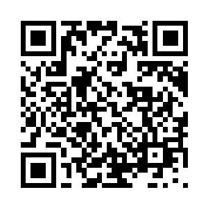 而他自己又以一个不可想象的速度翻折回来二维码生成