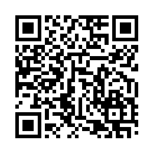 而她却并没有忘记自己开花店期间认识的那个二维码生成