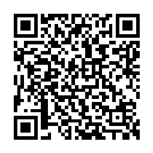 而带着上官雨萌离开的艾特瓦尔却是极为的无奈二维码生成