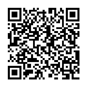 而更让赫尔墨斯无法接受的则是秦方把玩着那金色小球二维码生成
