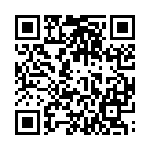 而男术士们则是穿着黑色燕尾服一样的礼服二维码生成