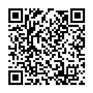 而血幽紫立马端着餐盘转向流墨墨他们坐着的这边二维码生成