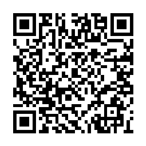 而这时叶莲娜已经拿出了弗莱送给他的那块金表二维码生成