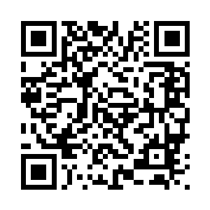 脸上洋溢的笑容显示着他的好心情二维码生成