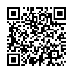 苏小天手持着一个麦克风开始解读最后的比赛二维码生成