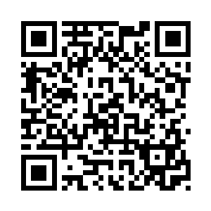 萧恒墨坐在窗边担忧的看着姚若溪二维码生成