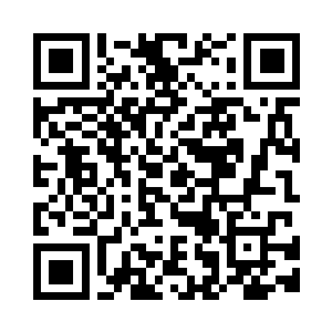 萧风背着张老从巨石缝隙中走出来二维码生成