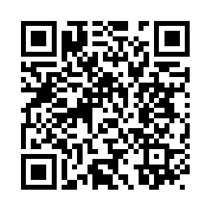 虽然卖炭妞的三柄符剑陆续从高空刺入湖中二维码生成