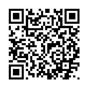 街头巷尾或游船上到处都能看到议论此事的人二维码生成