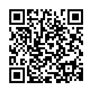 衣着光鲜的富商在马车上撩开窗对谈二维码生成