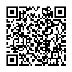 被黑色丝线如粽子一般缠绕的那名天神发出怒吼声二维码生成