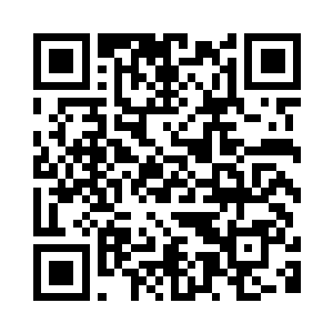 裴溪远满不在乎地将衣服套到身上二维码生成