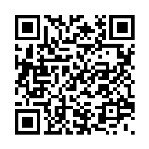 言左左张嘴吃下池墨卿剩下的那一块二维码生成