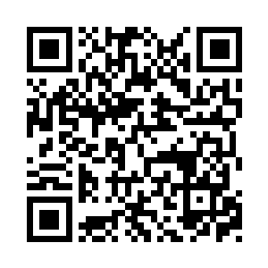 警卫堪称以信徒面对神祗一样的表情迎了上来二维码生成