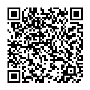 譬如不应该在他偷看自己化妆时就把他打倒在地上用口红把他画成大花脸二维码生成