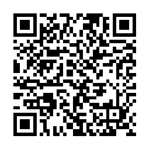 说完便将属于萧晨的那张纸牌和司马凌轩重叠在了一起二维码生成