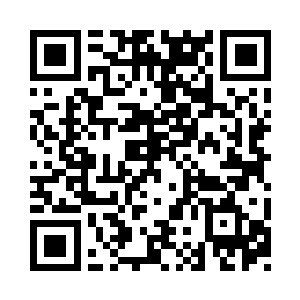 走到华飞尘身边将他的空间戒也收了起来二维码生成
