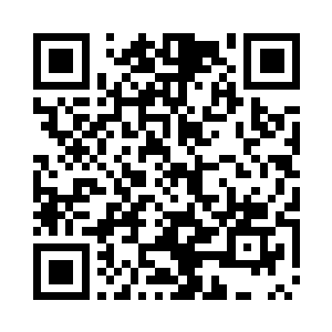 走廊附近的两扇玻璃窗突然碎裂开来二维码生成