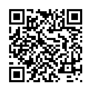 走过来把我头上报纸做的帽子摘掉二维码生成