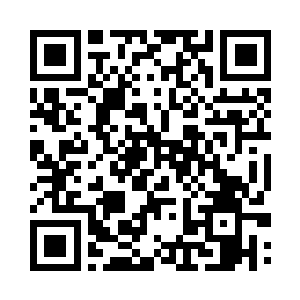 走近了就看到那些灾民蜷缩在墙角下二维码生成