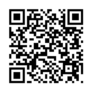 赵纯良笑着抬起手摸了摸恶棍的脑袋二维码生成