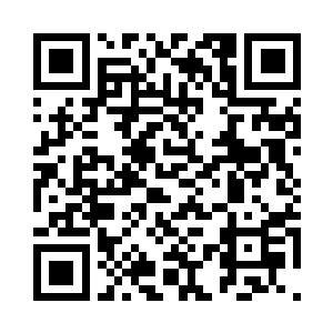 身后还跟了几个头都不敢抬的小太监二维码生成