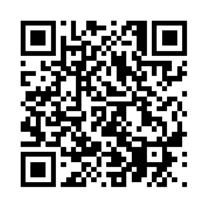 轻轻地闭上了双眼在心中默默的为自己祈祷二维码生成