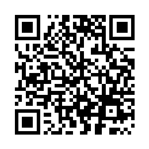 还有一叠子不知道什么文件走了进来二维码生成