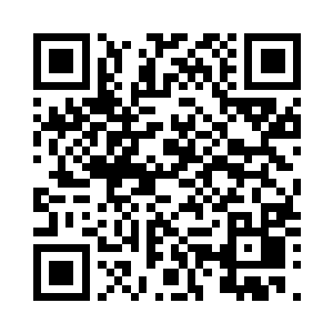 还有莎莉的母亲杰西卡亲自在侧陪伴二维码生成