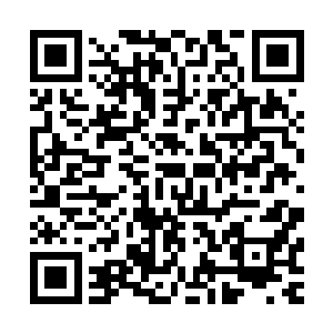 还没抬手就见前面天花板下瞬间就倒掉了一个大大的笑脸下来二维码生成