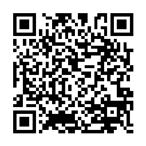 这个女人不是自从自己摸过她胸后就老不待见她么二维码生成