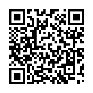 这个时候成群结队的一团团挤在铁丝网旁边二维码生成