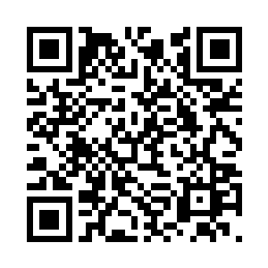 这个时候胡山拿出枪抵着自己的头颅二维码生成