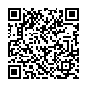 这位鬼差还是习惯性的放慢脚步猫着腰朝前面走去二维码生成