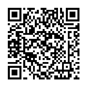 这四十多个人一出现在首都机场　立即就引起了骚动二维码生成