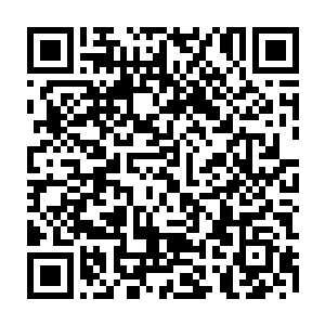 这家小报的记者绘声绘色的描绘了无良导演是如何不顾参观者的人身安全二维码生成