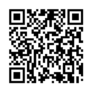 这时坐在离着贝吉最近的一年老者开口说道二维码生成