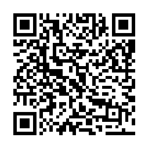 这种感觉就好像是一个人背着沉重的包袱在深渊里待得久了二维码生成
