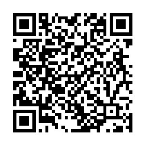 连俢肆就自己扶着腰往后车门的方向艰难的迈开了步子二维码生成