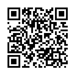 退潮的海水卷着木筏向着远海飘去二维码生成